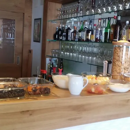 Fischwirtshaus Landmotel Donaurast 佩尔森贝格