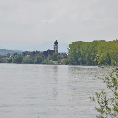 Fischwirtshaus Landmotel Donaurast موتيل 3*
