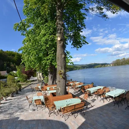 Fischwirtshaus Landmotel Donaurast モーテル 3*